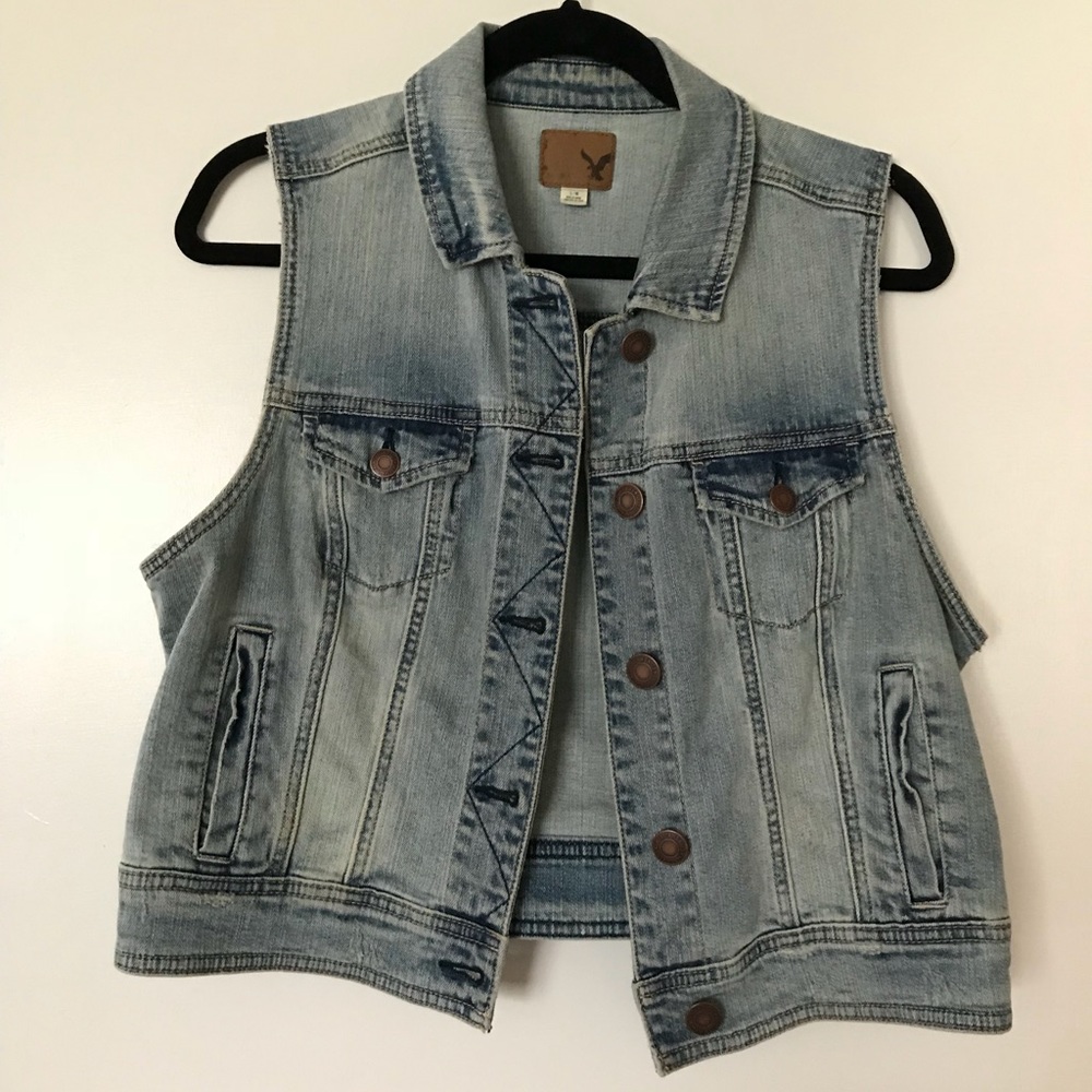 American Eagle cropped denim vest size L